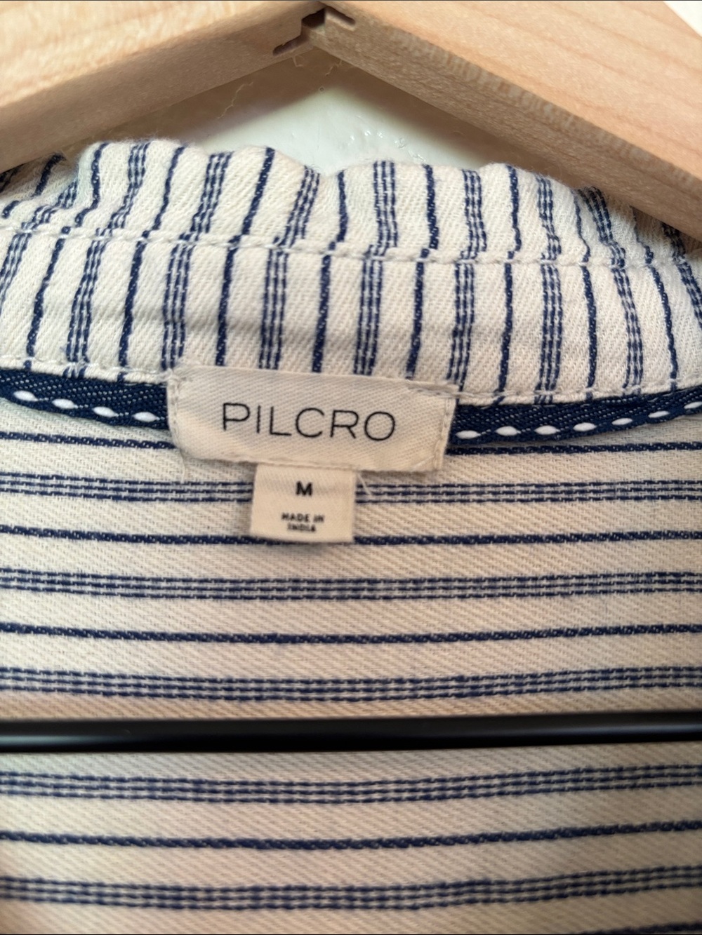 PILCRO Studio Smock Buttondown Shirt - Picture 5 of 6